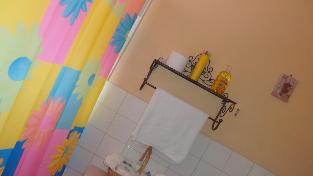 Yard Style Hotel Kingston Quarto foto