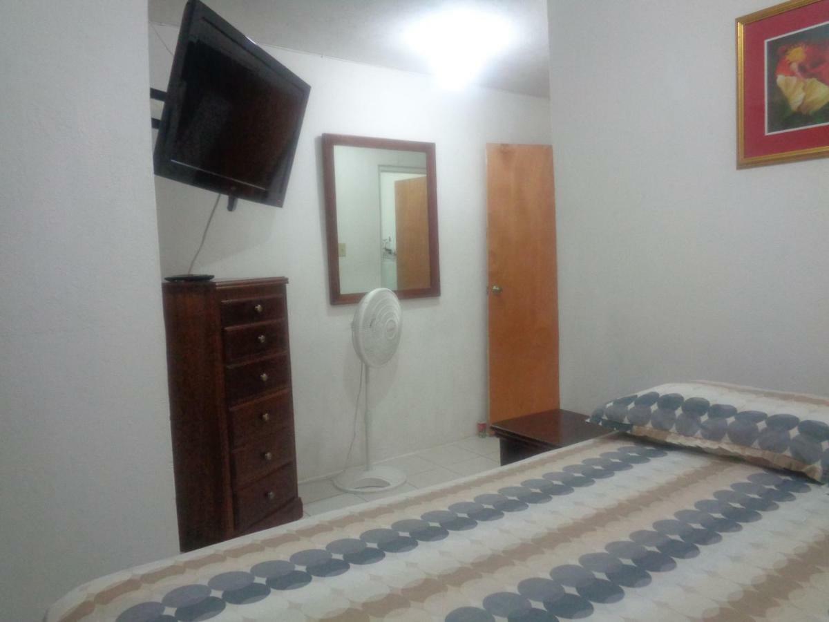 Yard Style Hotel Kingston Quarto foto
